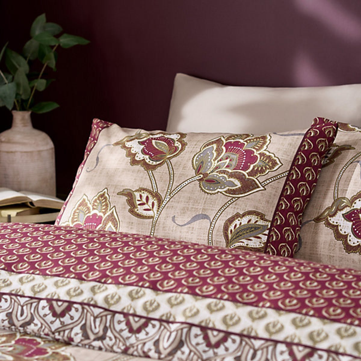 Catherine Lansfield Bedding Kashmir Paisley Floral King Size Duvet Cover Set with Pillowcases Natural - DUVET COVERS - Beattys of Loughrea