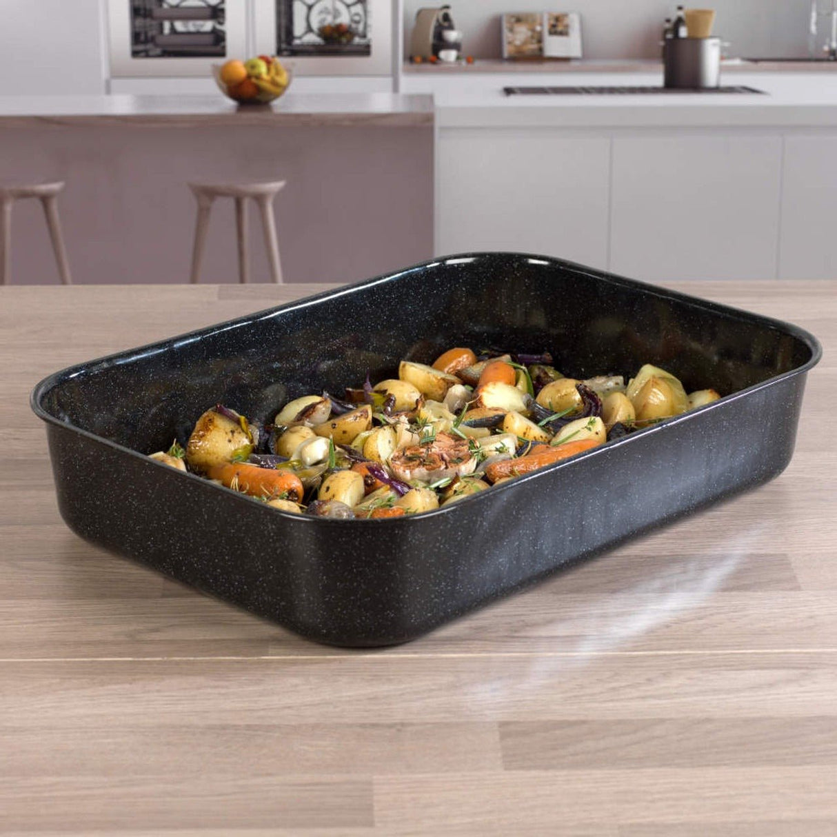 Russell Hobbs Romano Vitreous Enamel Deep Roaster 42 cm Black - GENERAL COOKWARE - Beattys of Loughrea