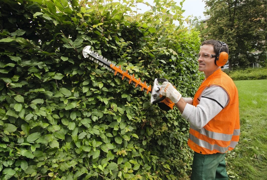 Stihl HS56C - E 24" Easy Start Hedge Trimmer 42420112947 - HEDGE TRIMMERS - Beattys of Loughrea