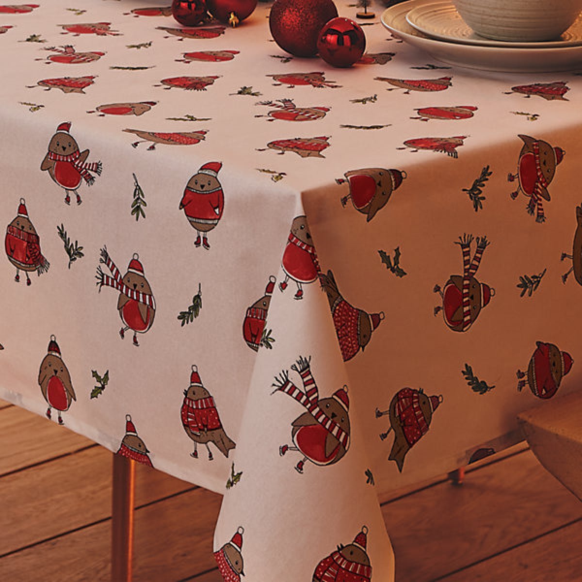 Catherine Lansfield Dining Robins Wipe Clean 137 x 229 cm Table Cloth Red - TABLECLOTHS/RUNNERS - Beattys of Loughrea