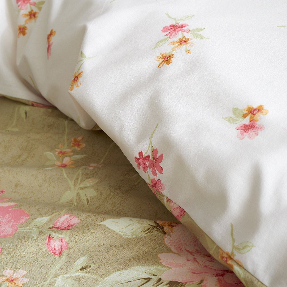 Bridgerton by Catherine Lansfield – Penelope Floral Reversible Duvet Set Double - DUVET COVERS - Beattys of Loughrea