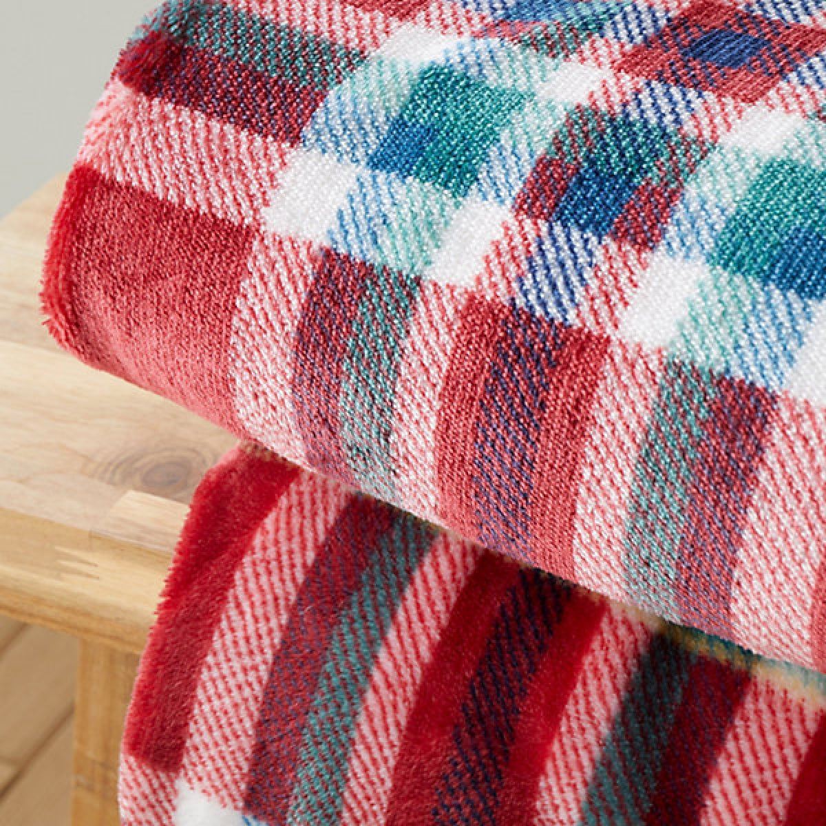 Catherine Lansfield Cosy Kelso Check 130 x 170 cm Blanket Throw Red