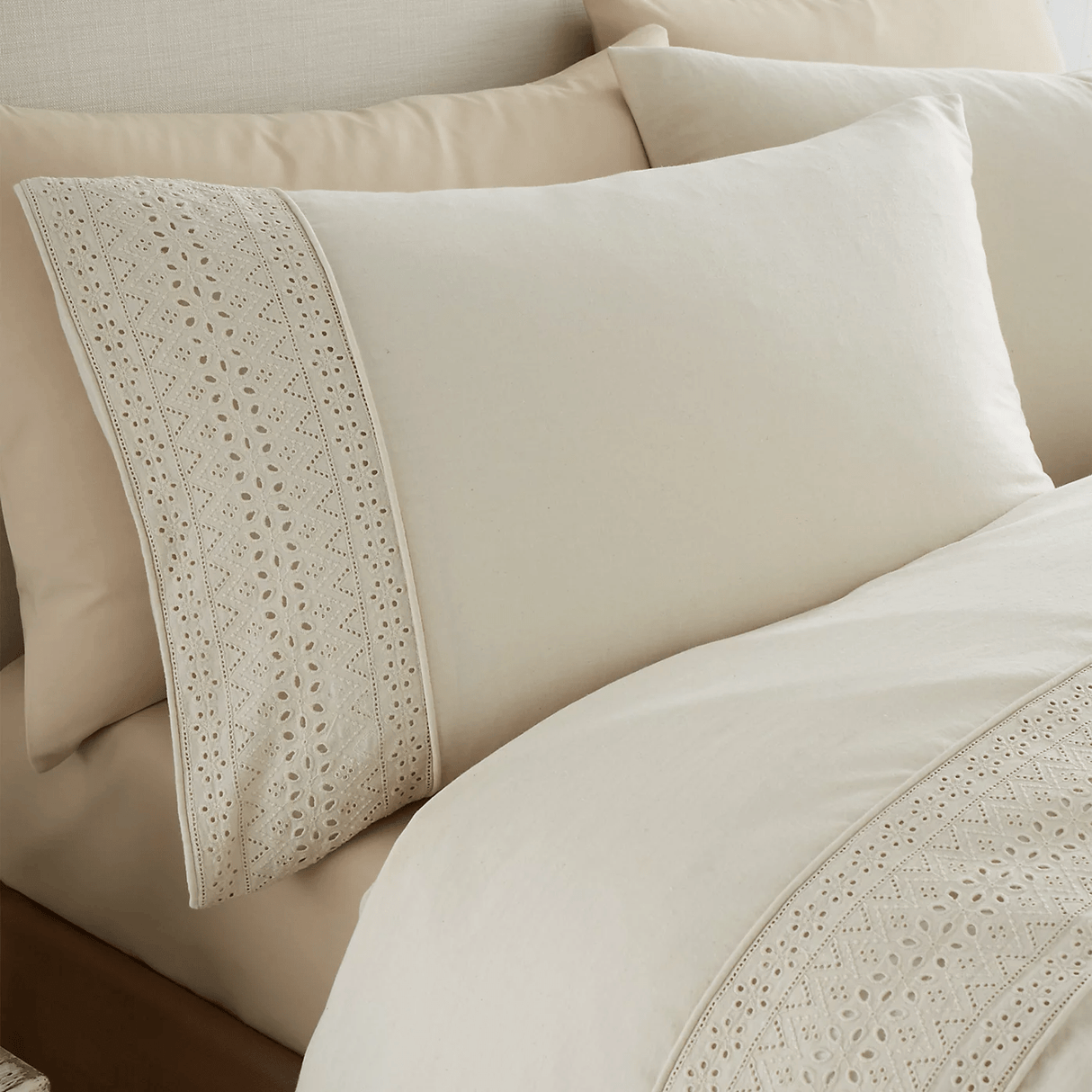 Catherine Lansfield Broderie Anglaise Cream Duvet Cover Set - Single - DUVET COVERS - Beattys of Loughrea