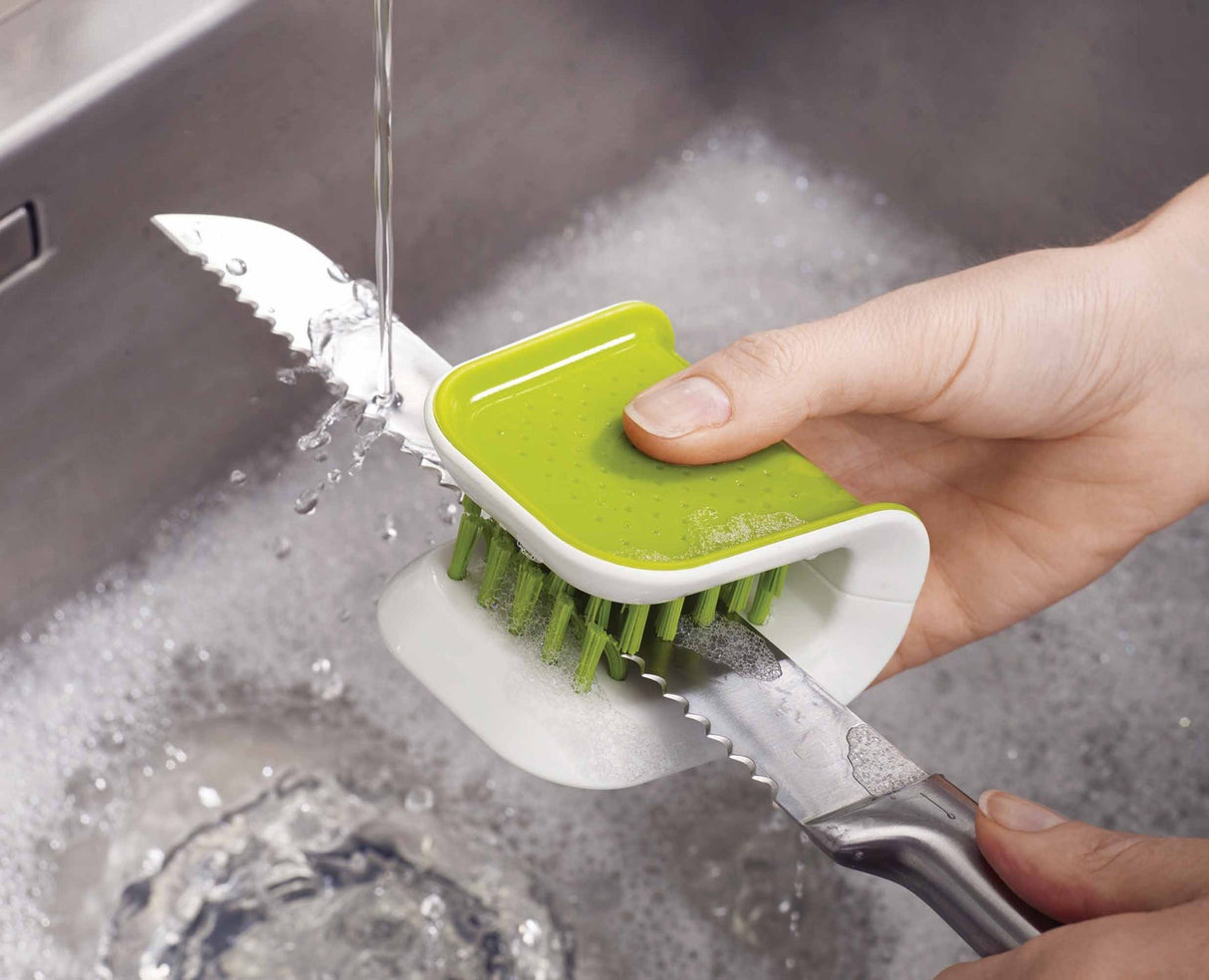 Joseph Joseph BladeBrush™ Green Knife & Cutlery Cleaning Brush - KITCHEN HAND TOOLS - Beattys of Loughrea