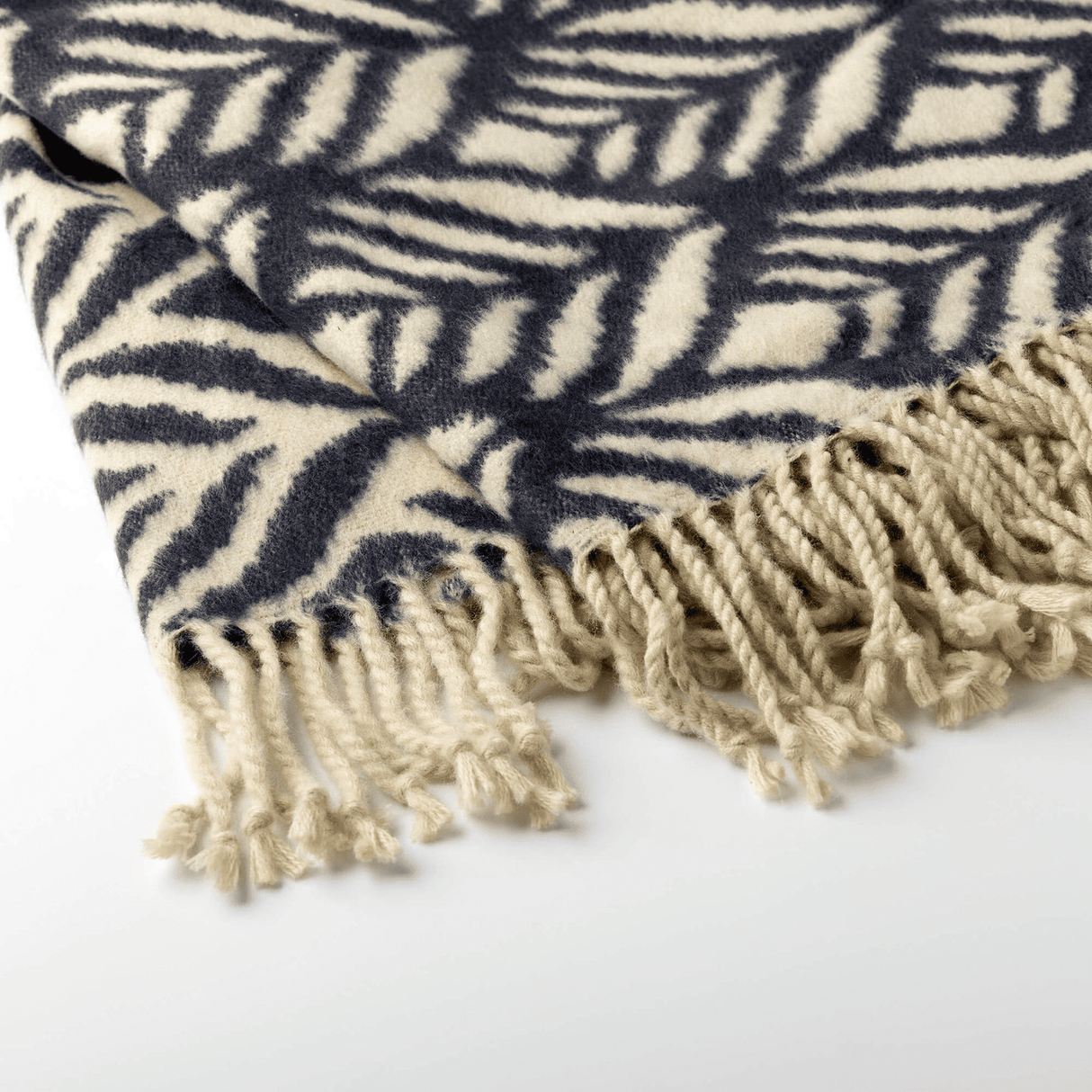 Hoii Alexandra Insignia Blue 150 x 200cm Luxury Throw - THROWS/BLANKETS - Beattys of Loughrea