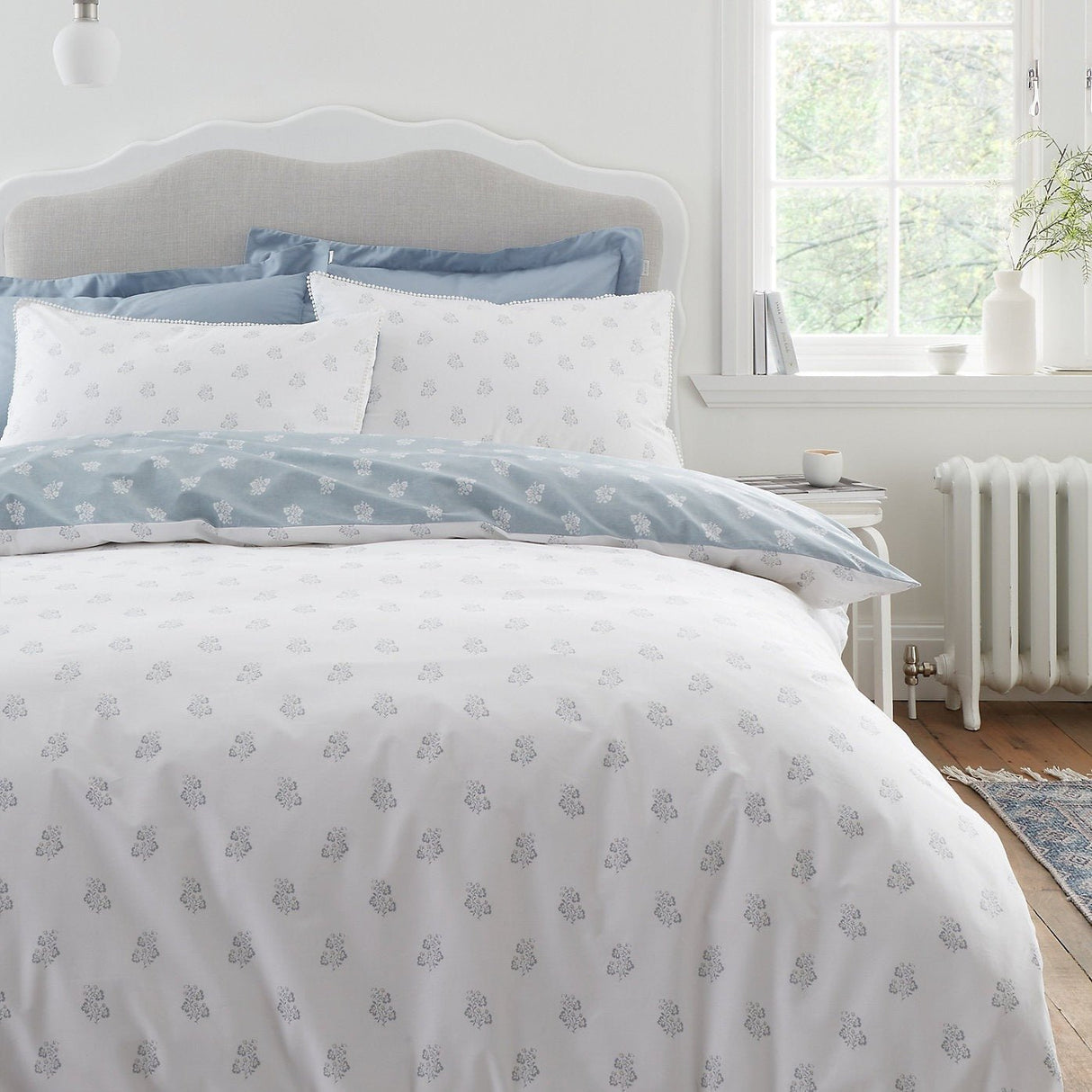 Bianca Esme Floral 200 Thread Count Cotton White/Blue Reversible Duvet Cover Set – King - DUVET COVERS - Beattys of Loughrea