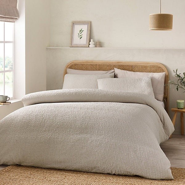 Catherine Lansfield Crinkle Seersucker Duvet Cover Set – King - DUVET COVERS - Beattys of Loughrea