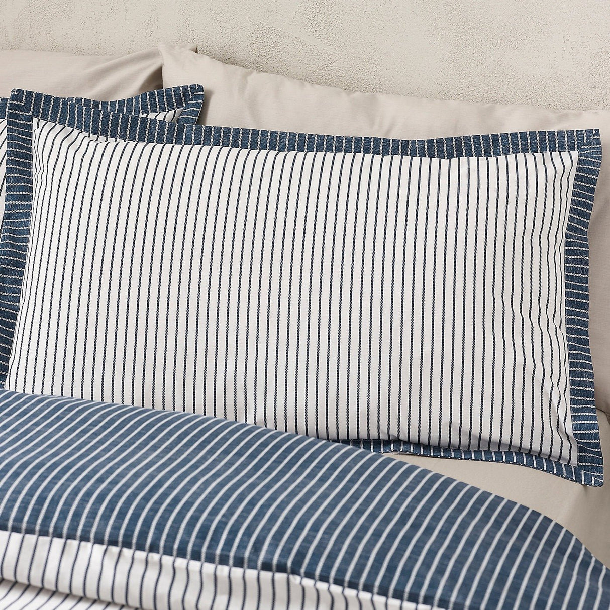 Catherine Lansfield Oxford Pinstripe Reversible Duvet Cover Set – Navy (Super King) - DUVET COVERS - Beattys of Loughrea