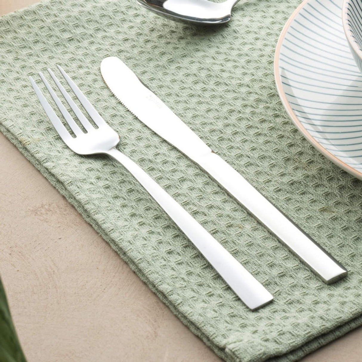 Progress Washington 16 - Piece Cutlery Set - CUTLERY/KNIFE SET/BLOCK - Beattys of Loughrea