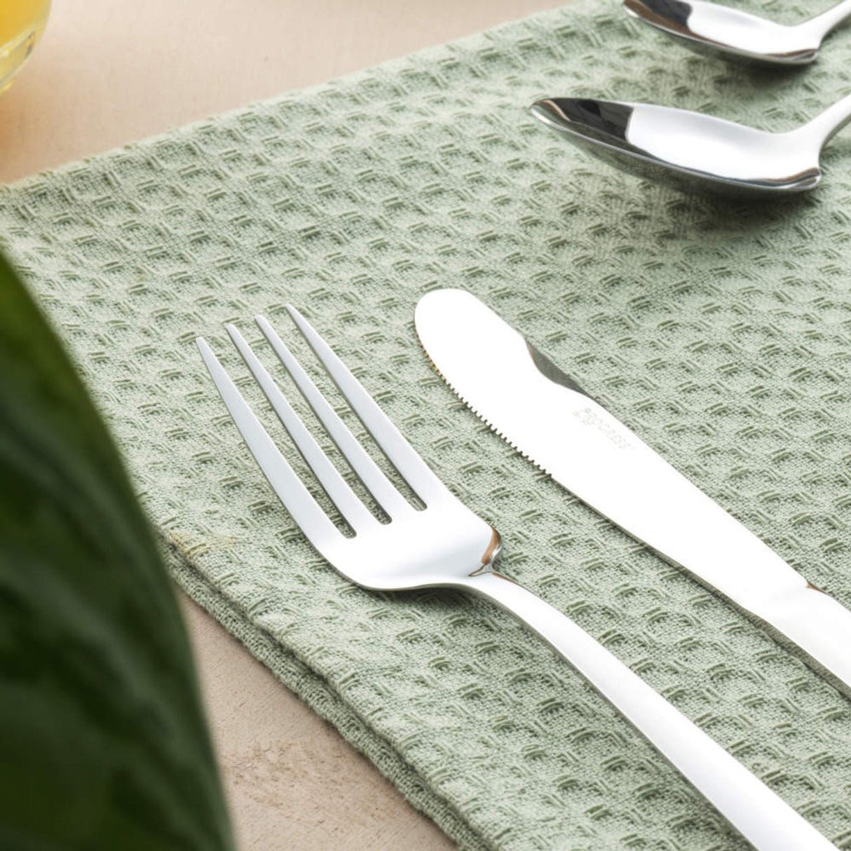 Progress Washington 16 - Piece Cutlery Set - CUTLERY/KNIFE SET/BLOCK - Beattys of Loughrea