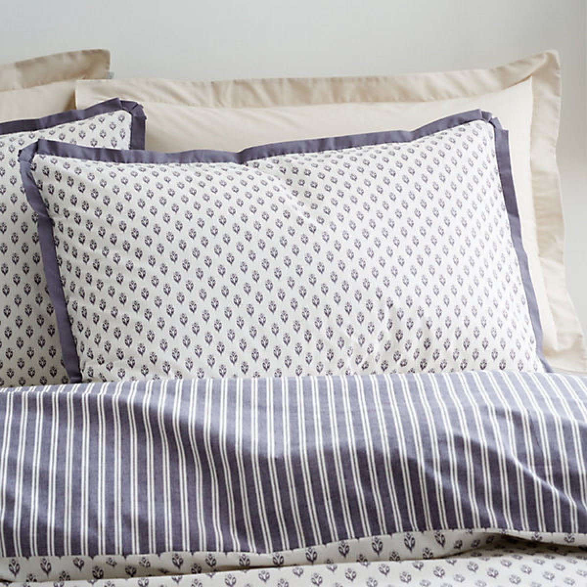 Bianca Fine Linens Amelie 200 Thread Count Cotton Reversible King Duvet Cover Set with Pillowcases Blue