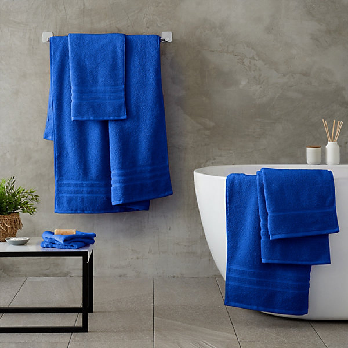 Catherine Lansfield Zero TwistZero Twist Cotton 70 x 120cm Bath Towel Cobalt Blue