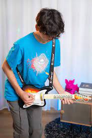 Idance Electronic Guitar With Wirelss Ampifier - MUSICAL INSTRUMENTS - Beattys of Loughrea