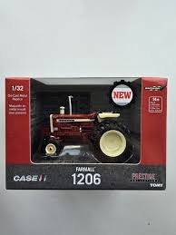 Britains 1:32 Case IH Farmall 1206 Early Paint Special - FARMS/TRACTORS/BUILDING - Beattys of Loughrea