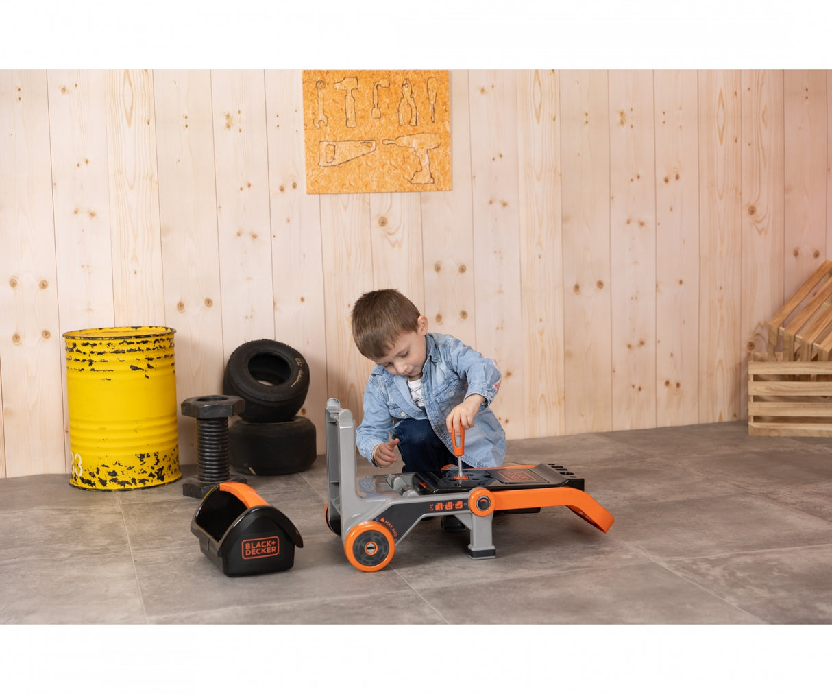 Smoby Black+Decker Bricolo Devil Workmate - Beattys of Loughrea | www.beattys.ie