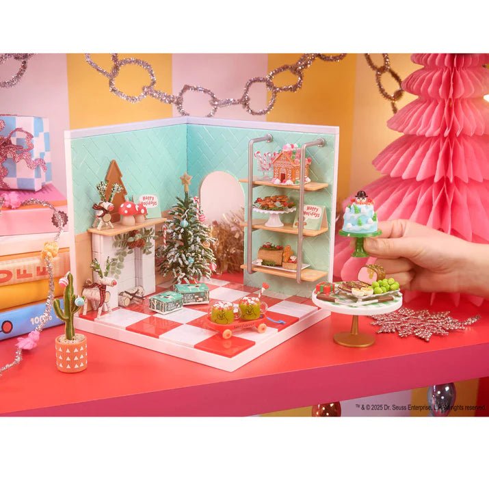 Miniverse Make It Mini Holiday - The Grinch - ART & CRAFT/MAGIC/AIRFIX - Beattys of Loughrea