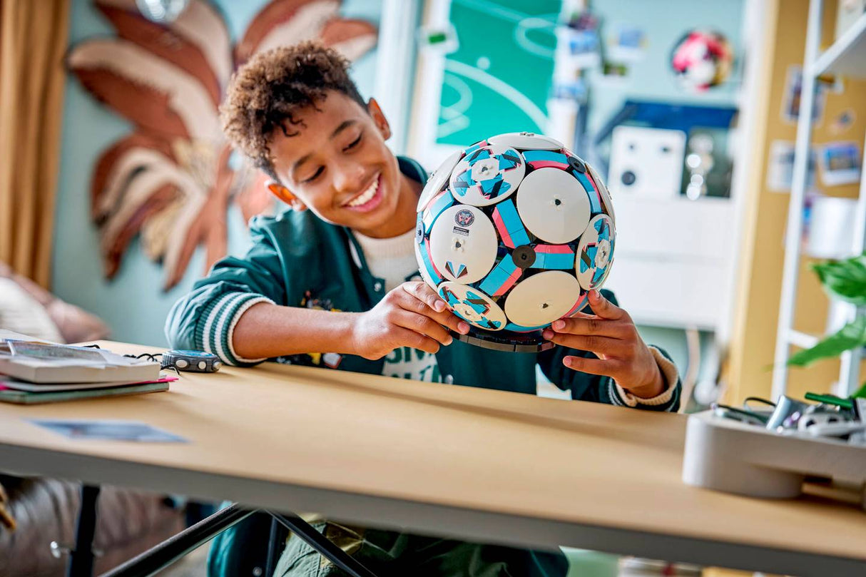 Lego 43019 Editions Football - CONSTRUCTION - LEGO/KNEX ETC - Beattys of Loughrea