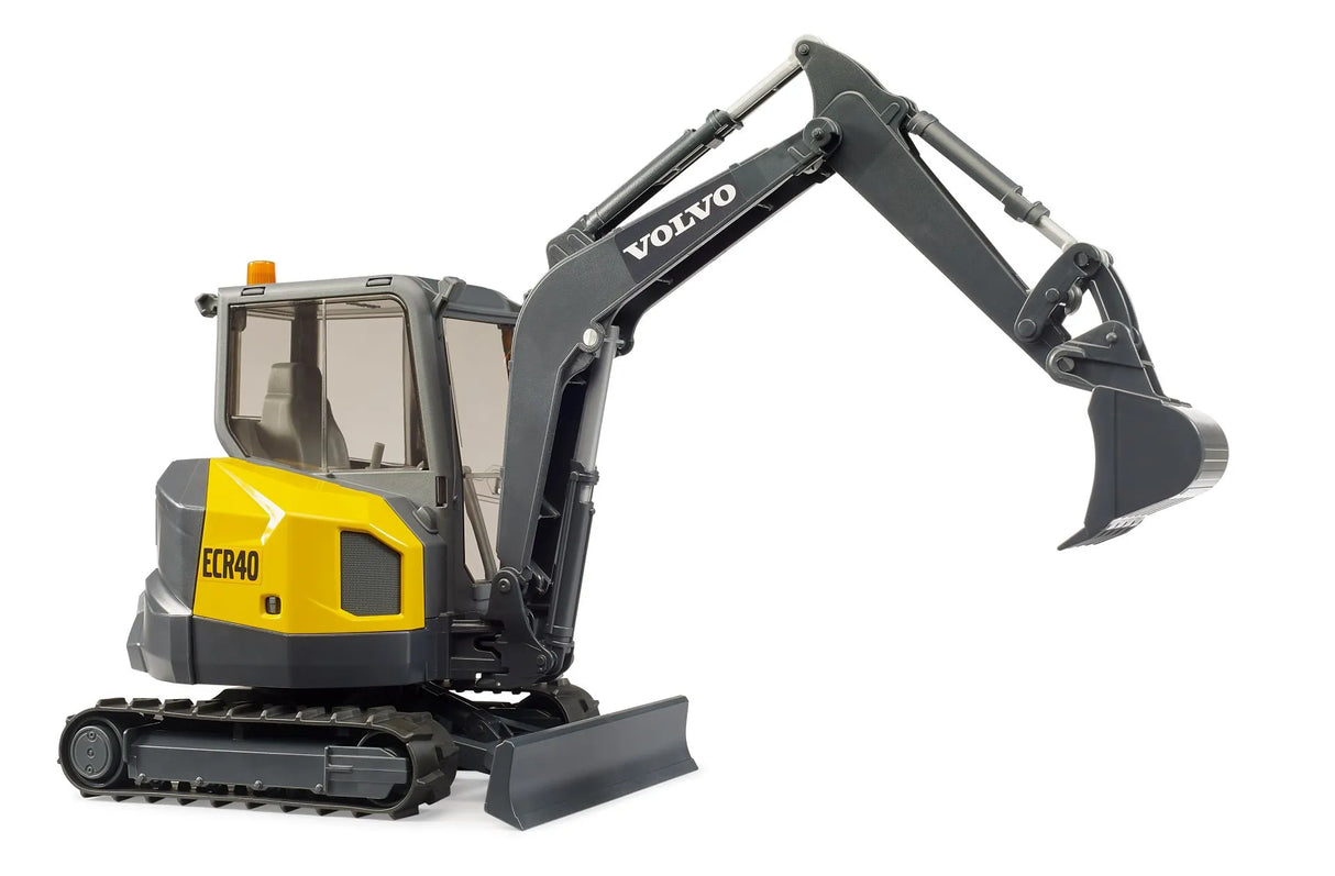 Bruder Volvo Compact Excavator ECR40 – 1:16 Scale Mini Digger - FARMS/TRACTORS/BUILDING - Beattys of Loughrea