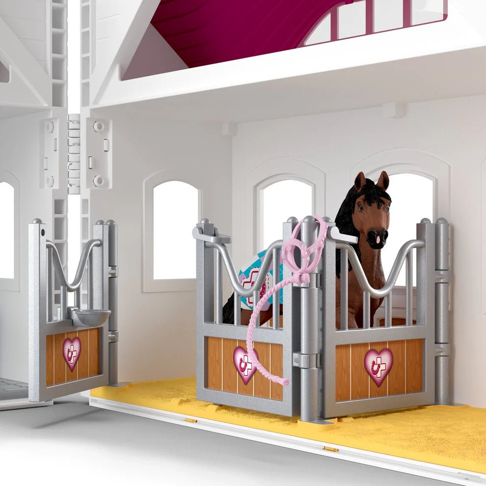 Schleich Horse Club Happy Horse Hospital Playset - FARMS/TRACTORS/BUILDING - Beattys of Loughrea