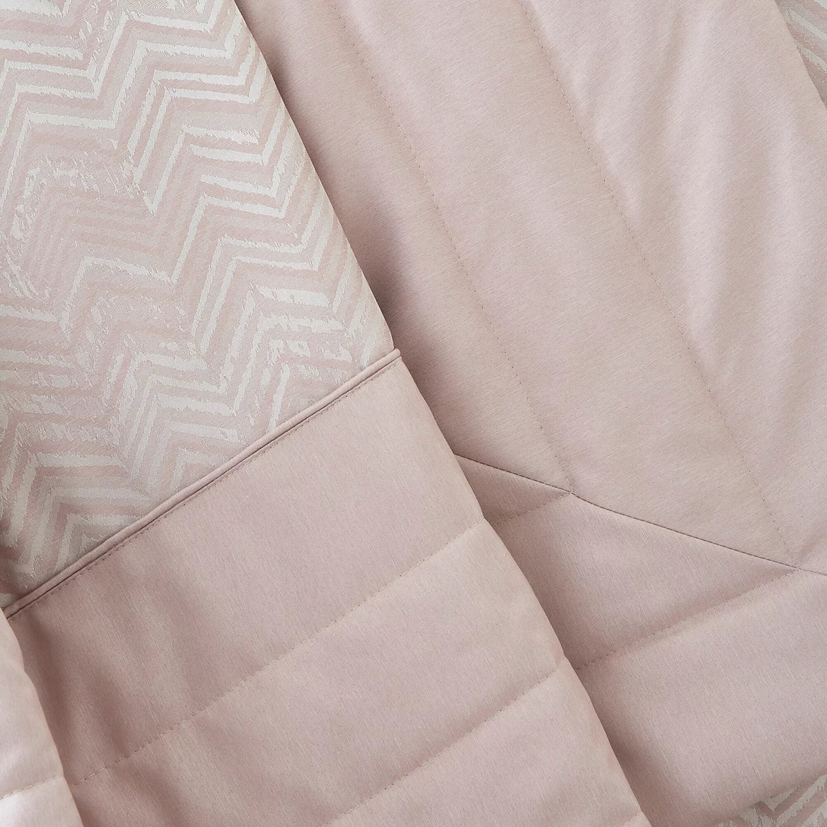 ANTIBES QUILTED THROW PINK 200X230CMS PANTQ1A
