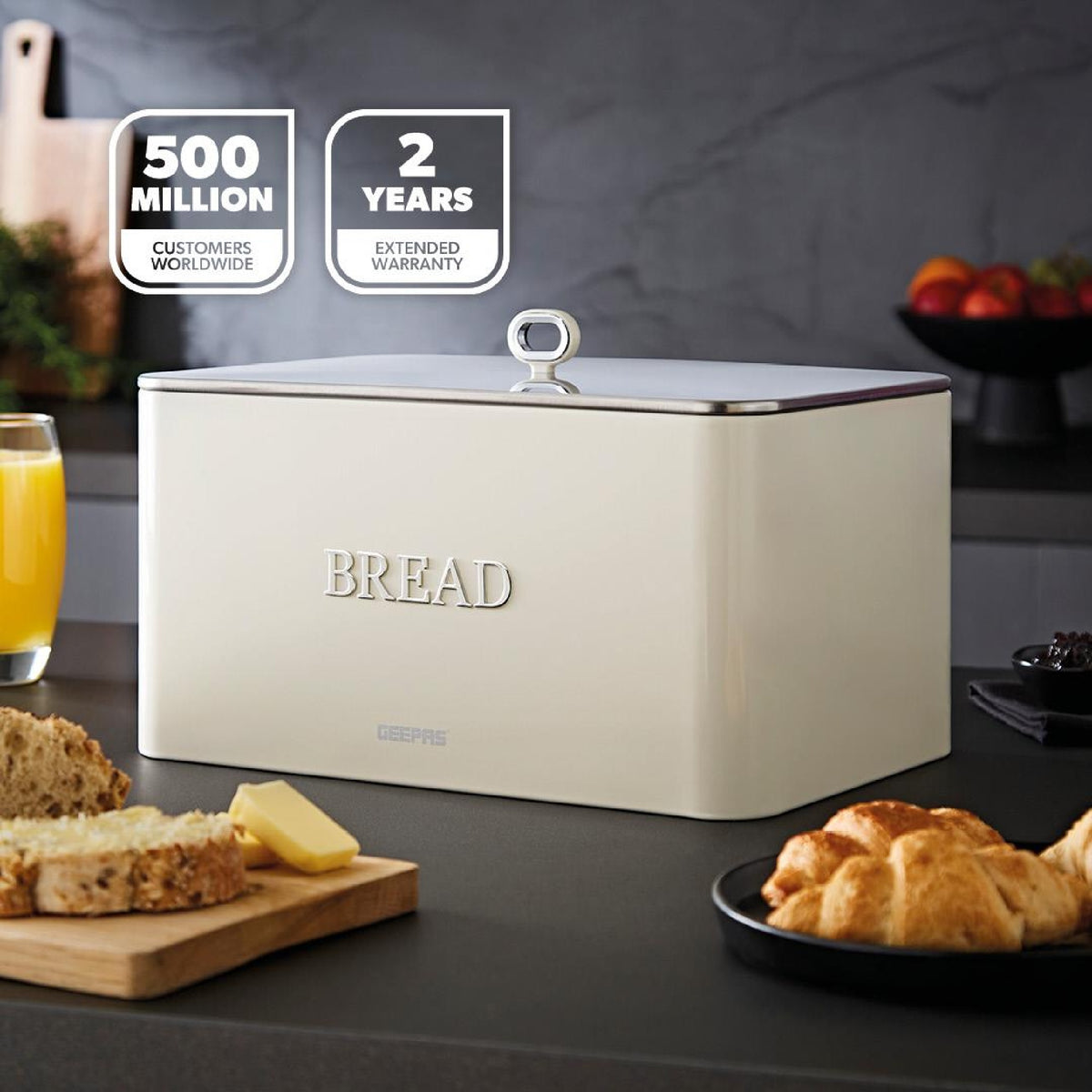 RETROVIVE BREAD BIN WITH LID 13L CREAM WI
