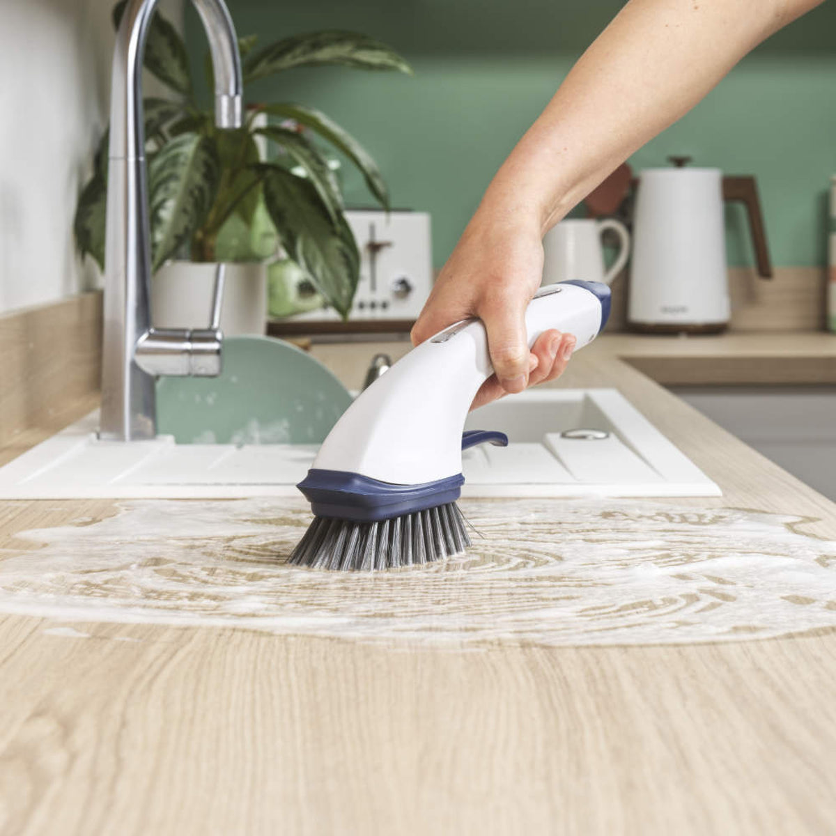 Beldray Deep Clean Soap Dispensing Scrub Brush