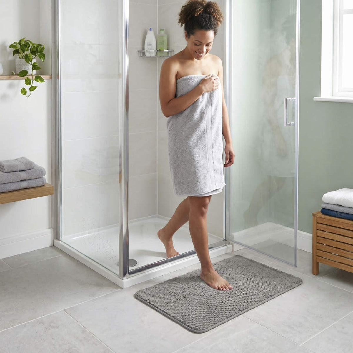 Beldray Anti-Mould Chenille Bath Mat, Beige