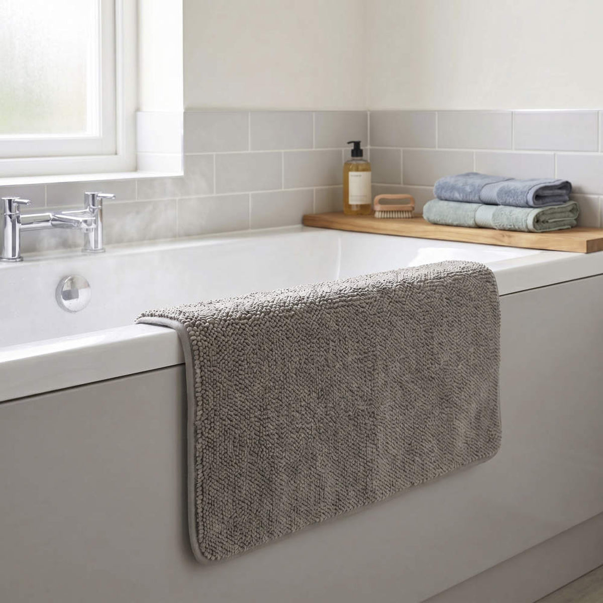 Beldray Anti-Mould Chenille Bath Mat, Beige
