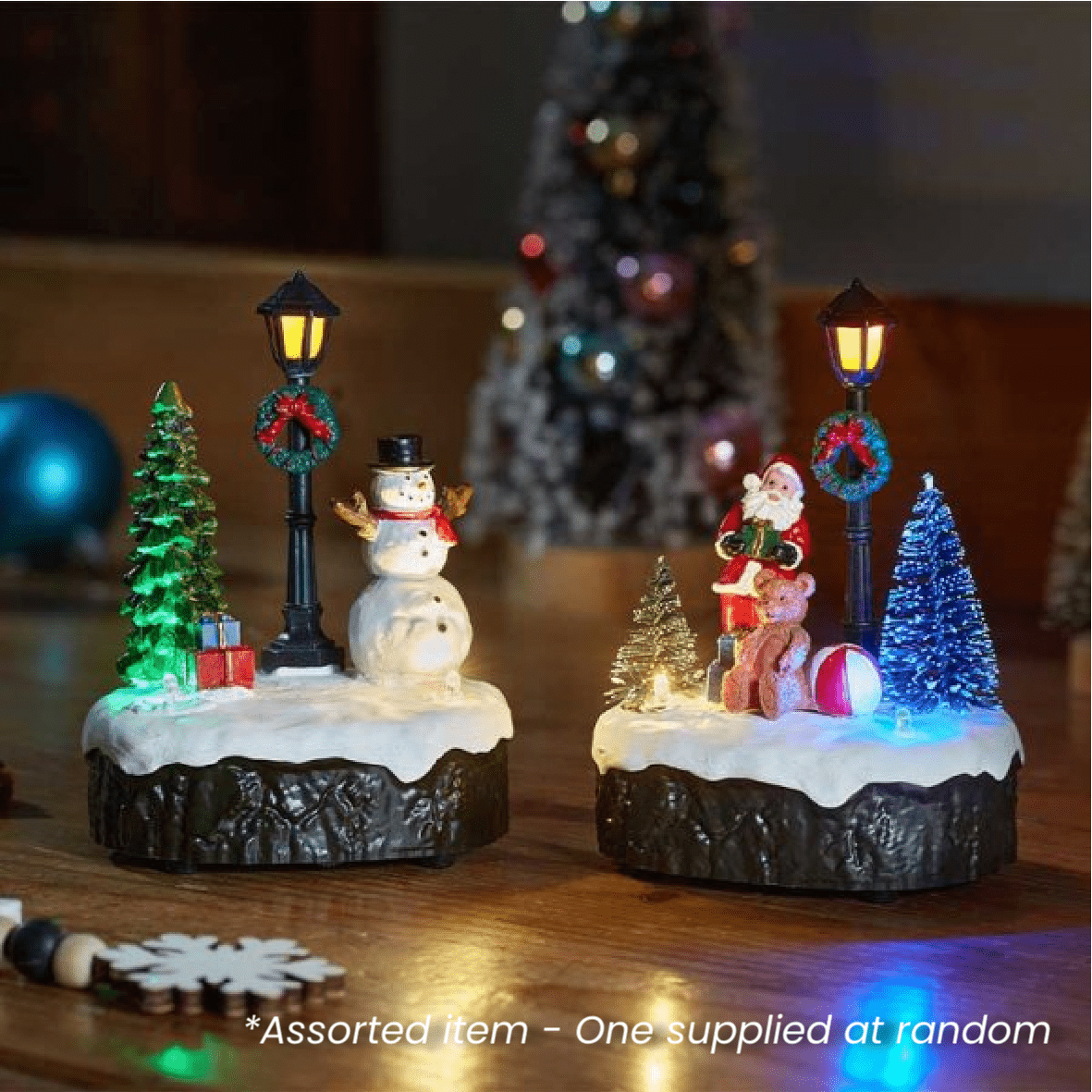 Lamp Post SnowScene 13 x 10cm Assorted - One Supplied* - XMAS ROOM DECORATION LARGE AND LIGHT UP - Beattys of Loughrea