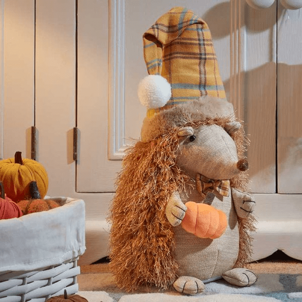 SleepyHog Autumnal Decoration - GARDEN ORNAMENTS INCL SOLAR - Beattys of Loughrea