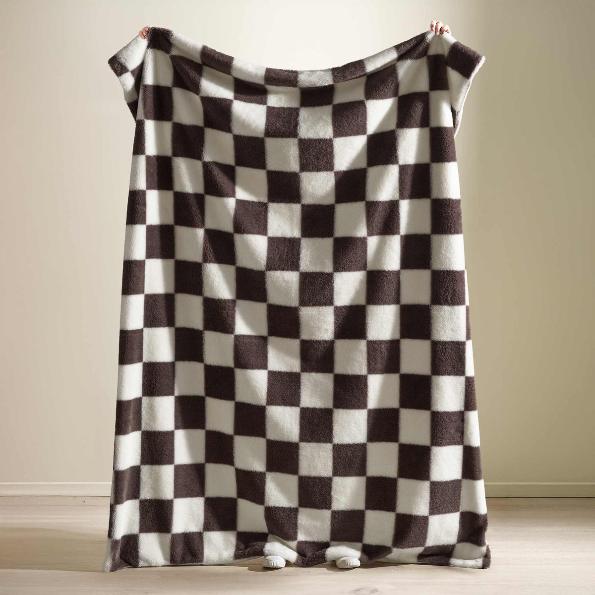 Cosy Soft Checkerboard Chocolate Throw