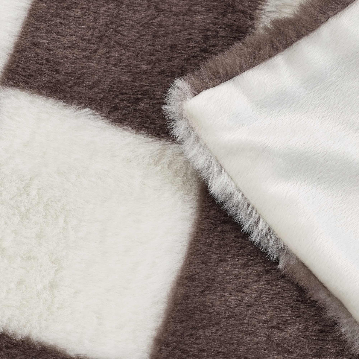 Cosy Soft Checkerboard Chocolate Throw