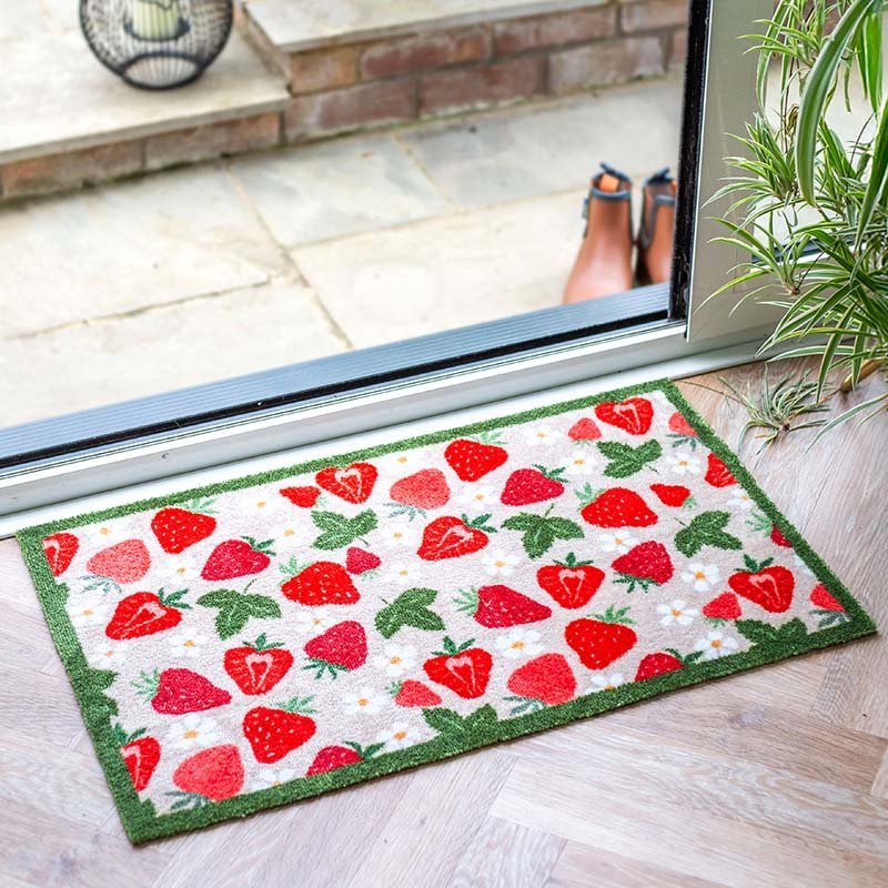 Strawberries Ritzy Rug 45 x 75cm - GARDEN ORNAMENTS INCL SOLAR - Beattys of Loughrea