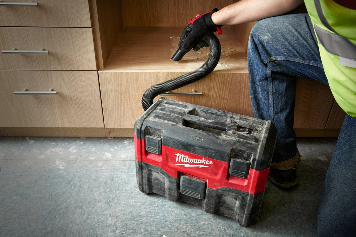 Milwaukee M18™ VC2 - 0 Wet/Dry Vacuum - Bare Unit/Body Only - CORDLESS TOOLS - Beattys of Loughrea