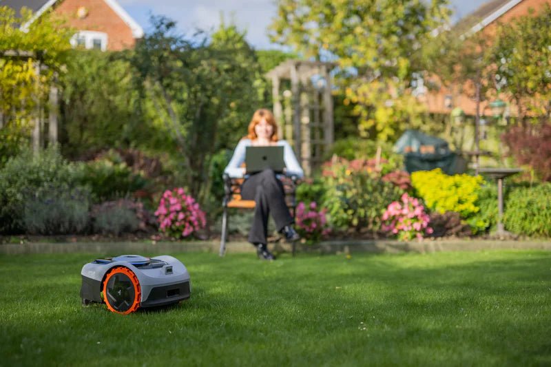 Segway Navimow i105E Robot Robotic Lawn Mower | i105E - ROBOT MOWERS - Beattys of Loughrea