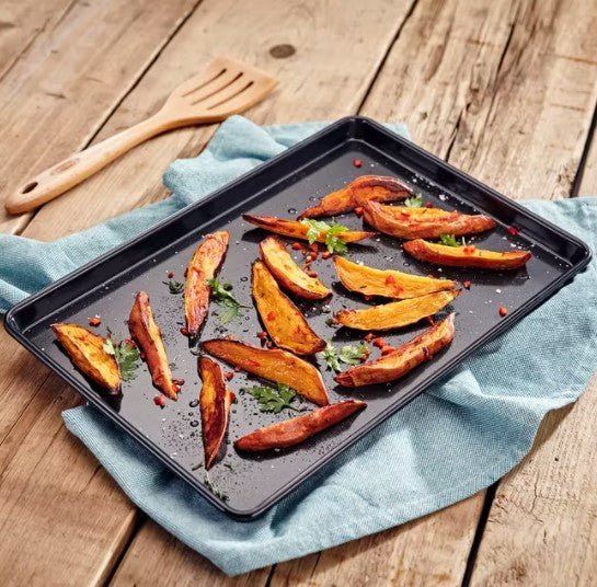 Stellar Bakeware, 38 x 25 x 2cm Baking Tray, Non-Stick. Dishwasher safe. - BAKEWARE - Beattys of Loughrea