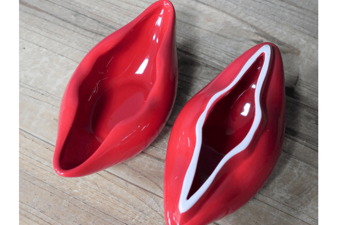 Red Lips Ornament - ORNAMENTS - Beattys of Loughrea