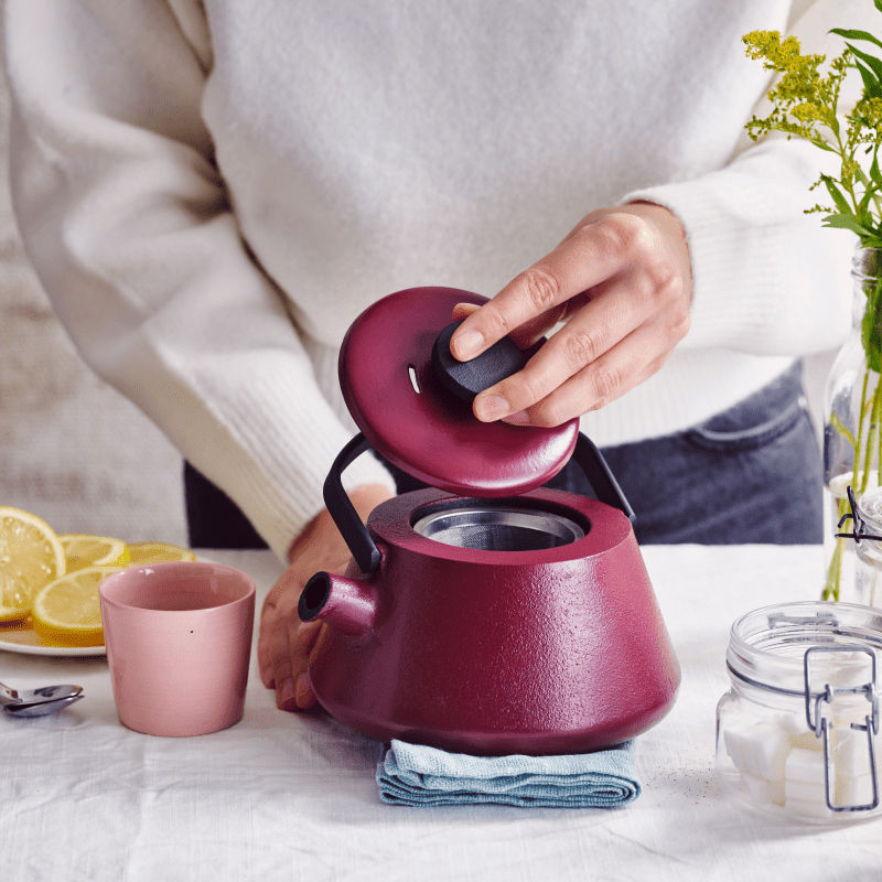 Brabantia T-Time Aubergine Red 12cm Teapot - COOKWARE - CAST IRON - Beattys of Loughrea