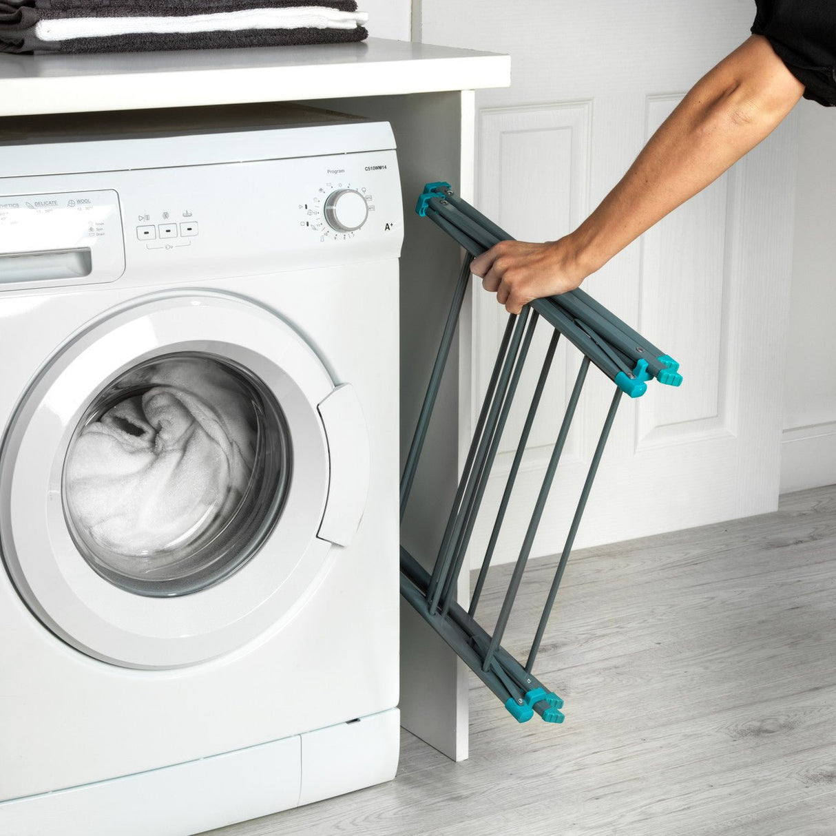 Beldray Compact Overdoor Clothes Airer - CLEANING PVC BASIN/LAUNDRY/DRAINERS - Beattys of Loughrea