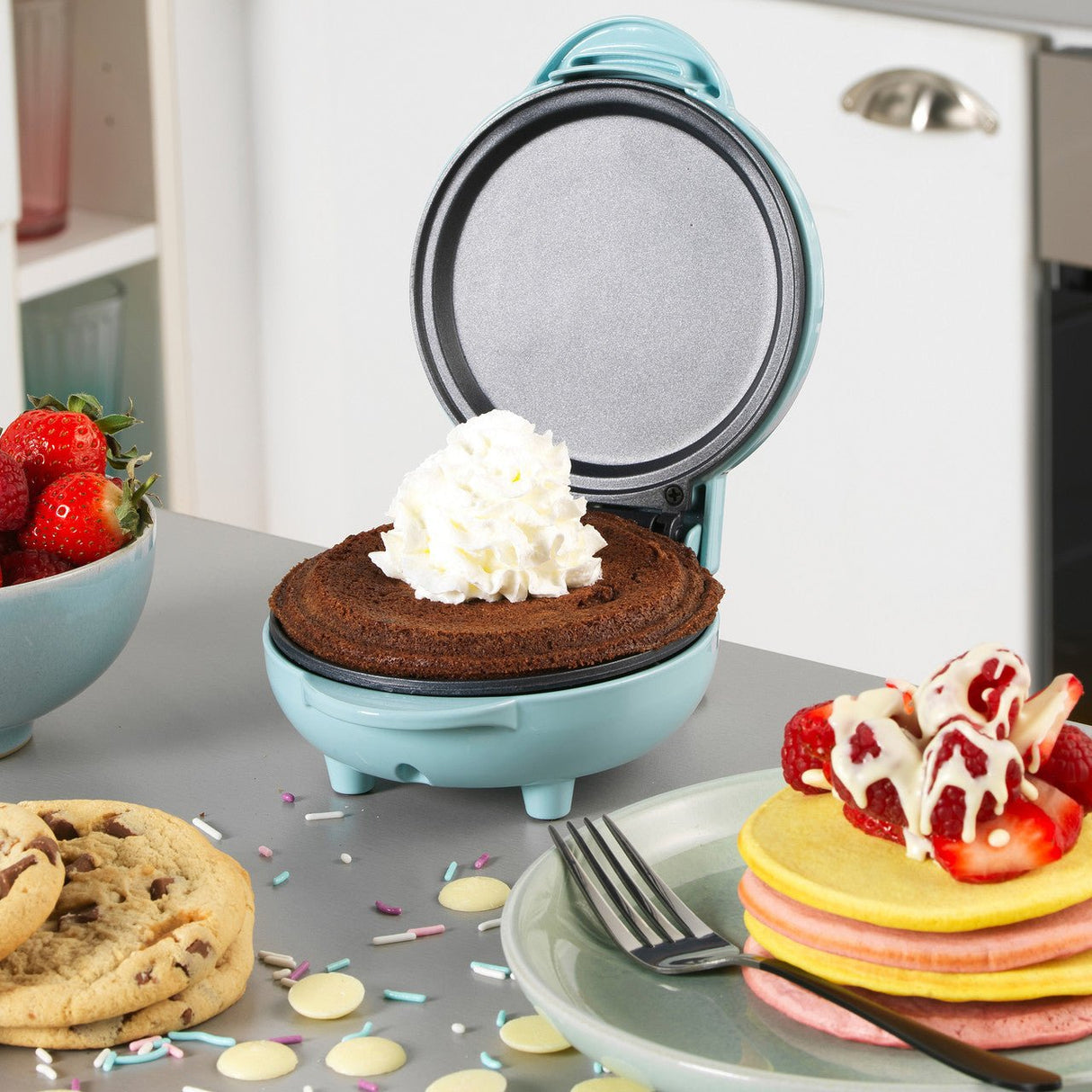 Giles & Posner Sorbet Blue Pastel Compact Mini Snack Maker - SANDWICH MAKER - Beattys of Loughrea