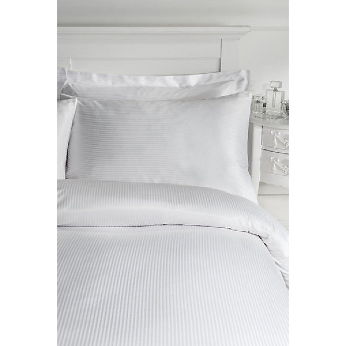Catherine Lansfield Satin Stripe 300 Thread Count Standard 50 x 75cm + border Pack of 2 Pillow cases with envelope closure White