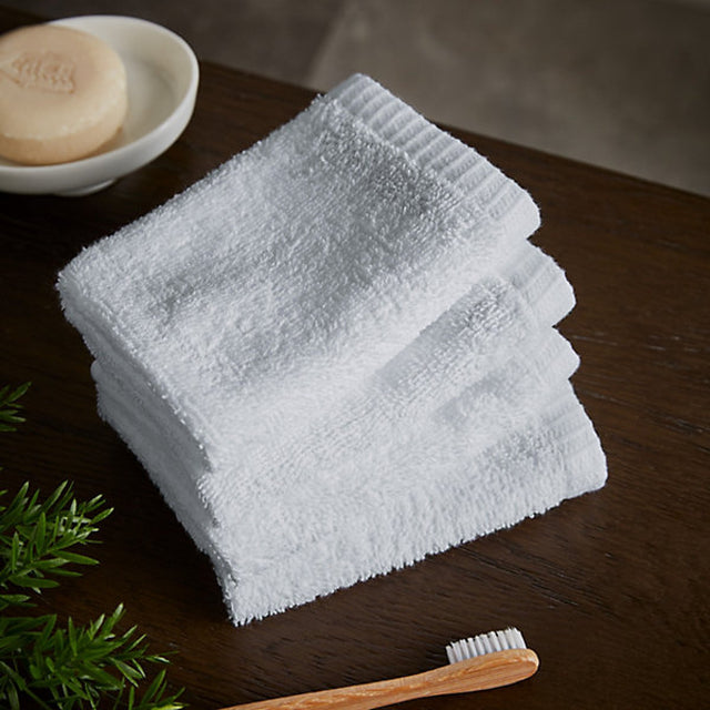 Catherine Lansfield Quick Dry Plain 30 x 30 cm Face Cloth 4 Pack White