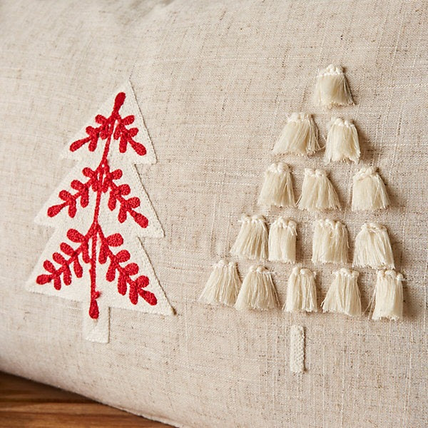 Catherine Lansfield Tufted Christmas Tree Cushion – Natural