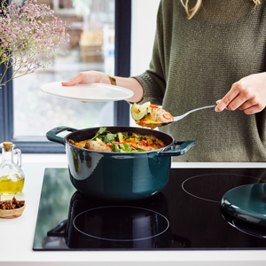 Brabantia The Dutch Oven Pine Green 24cm Casserole - COOKWARE - CAST IRON - Beattys of Loughrea