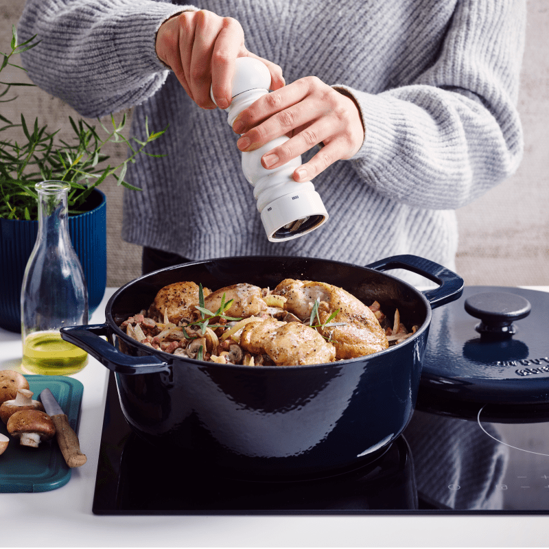 Brabantia The Dutch Oven XL Night Blue 28cm - COOKWARE - CAST IRON - Beattys of Loughrea