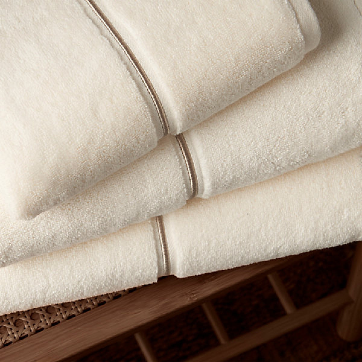Bianca Fine Linens Zero Twist Satin Stitch Cotton 100 x 150cm Bath Sheet Cream