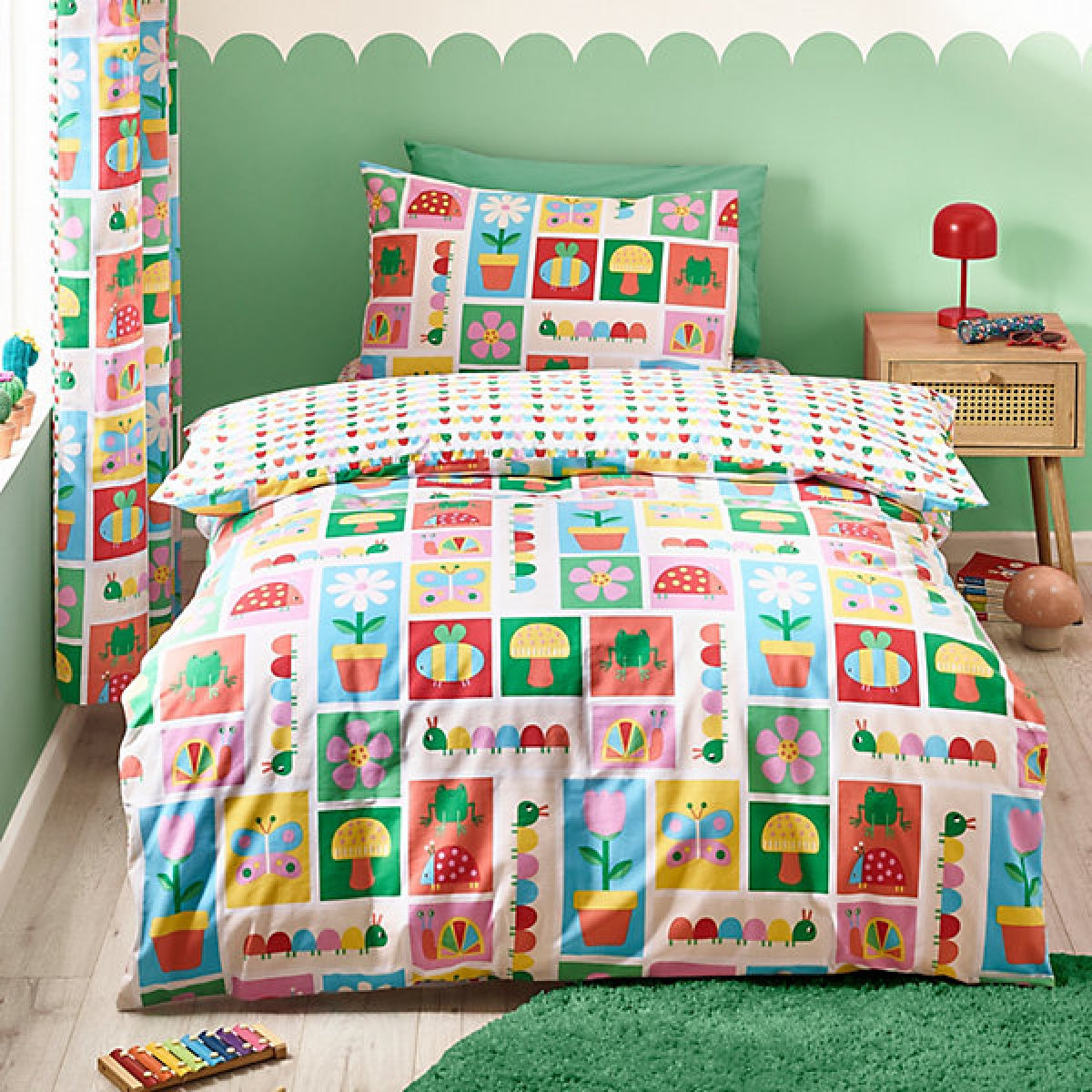 Catherine Lansfield Kids Curious Caterpillar Reversible Double Duvet Cover Set with Pillowcases Bright