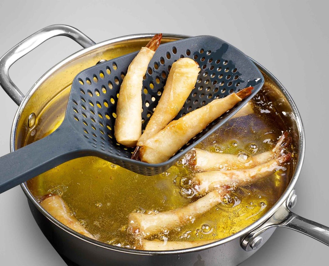 Joseph Joseph Scoop™ Plus Black Colander - KITCHEN HAND TOOLS - Beattys of Loughrea