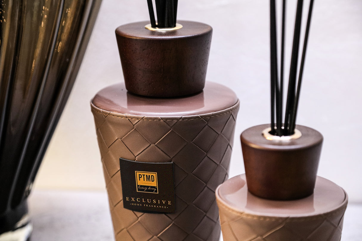 PTMD Exclusive Oak Blackcurrant Reed Diffuser 300ml - POT POURRI/AROMATHERAPY/OILS/DIFFUSER - Beattys of Loughrea