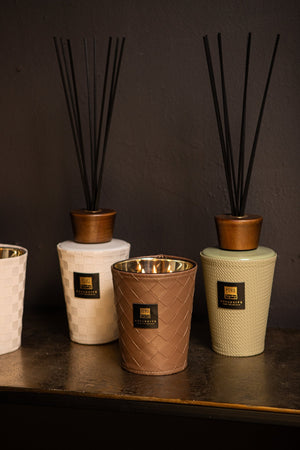 PTMD Exclusive Oak Blackcurrant Scented Candle 900g - CANDLES - Beattys of Loughrea